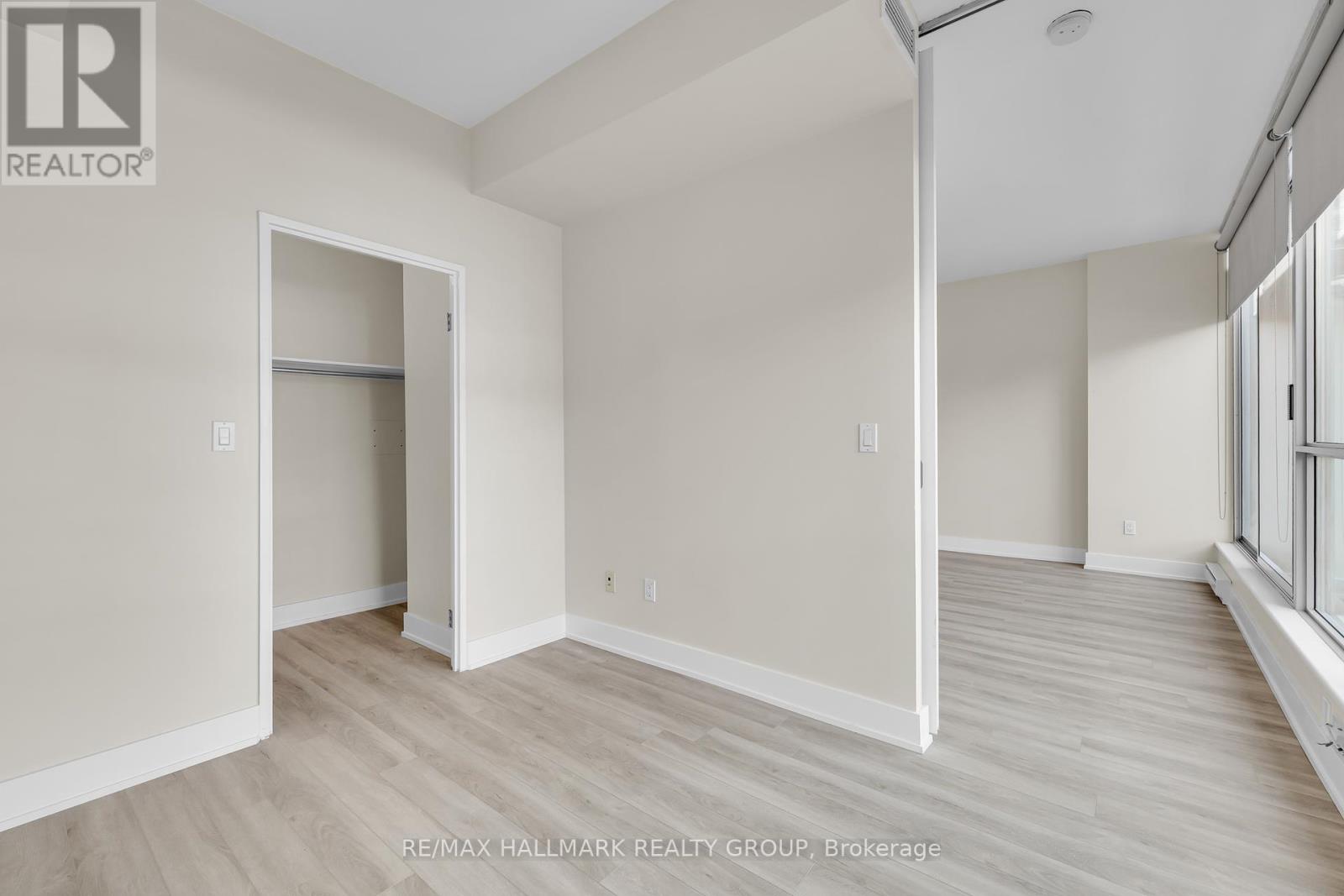 210 - 180 York Street, Ottawa, Ontario  K1N 1J6 - Photo 11 - X12446863
