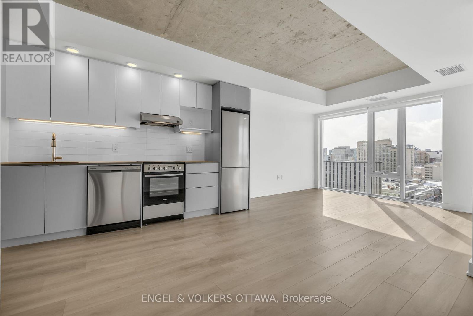 2411 - 199 Rideau Street, Ottawa, Ontario  K1N 0E9 - Photo 4 - X12446913