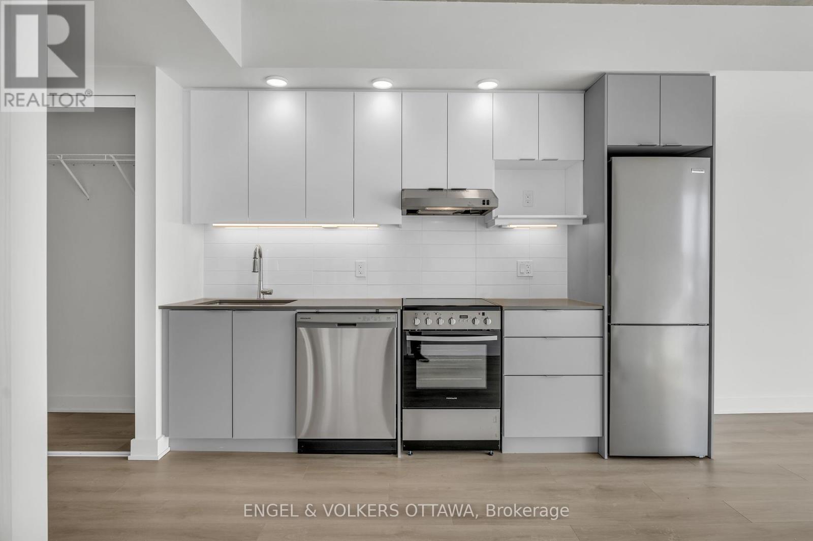 2411 - 199 Rideau Street, Ottawa, Ontario  K1N 0E9 - Photo 5 - X12446913