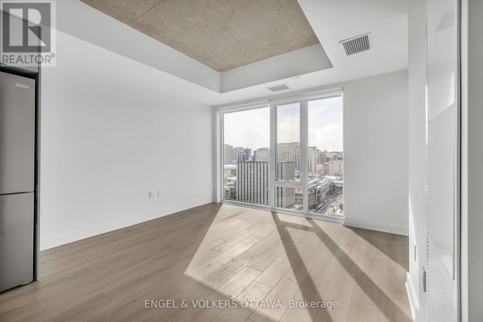 2411 - 199 Rideau Street, Ottawa, Ontario  K1N 0E9 - Photo 6 - X12446913