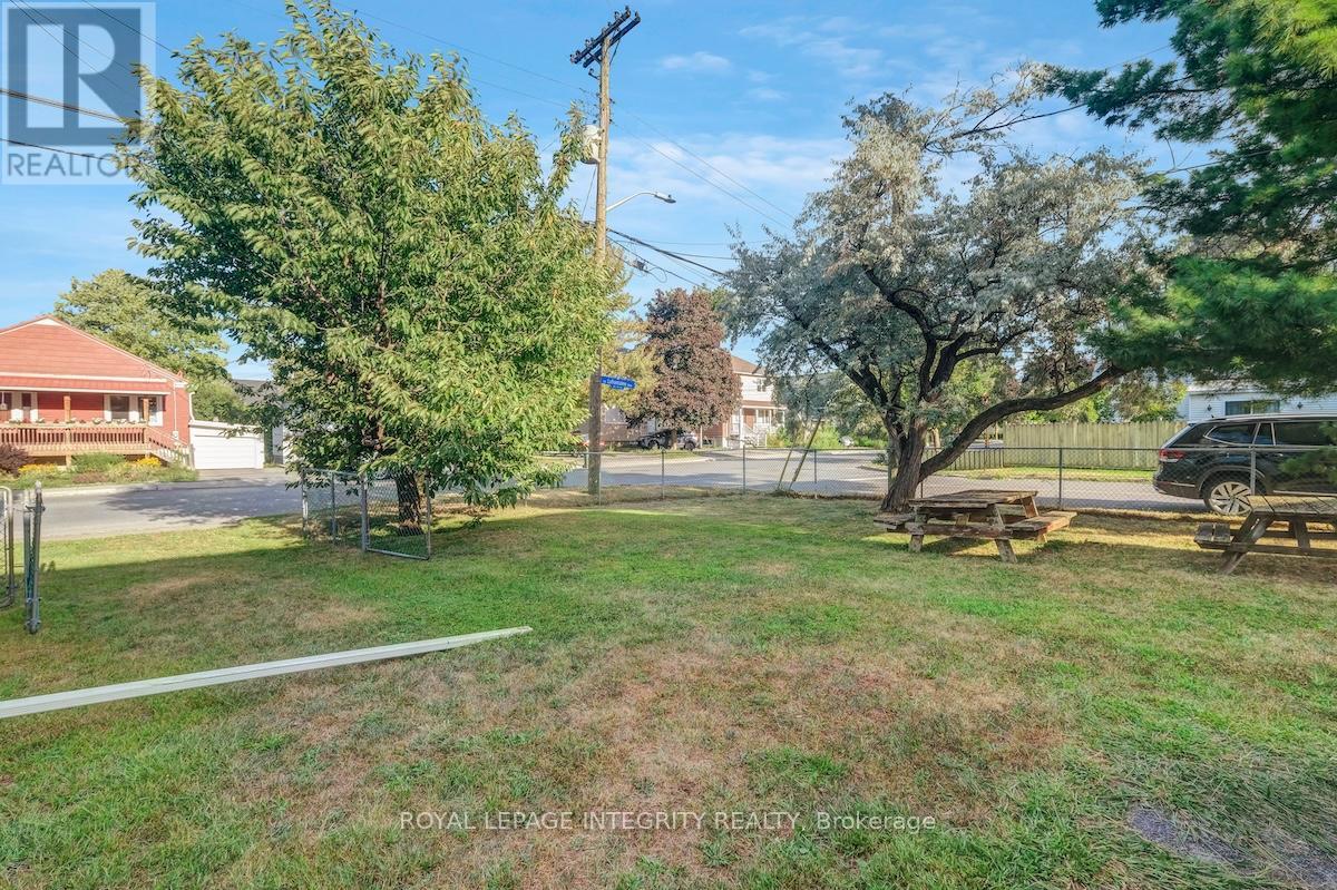 348 Lafontaine Avenue, Ottawa, Ontario  K1L 6X5 - Photo 16 - X12446951