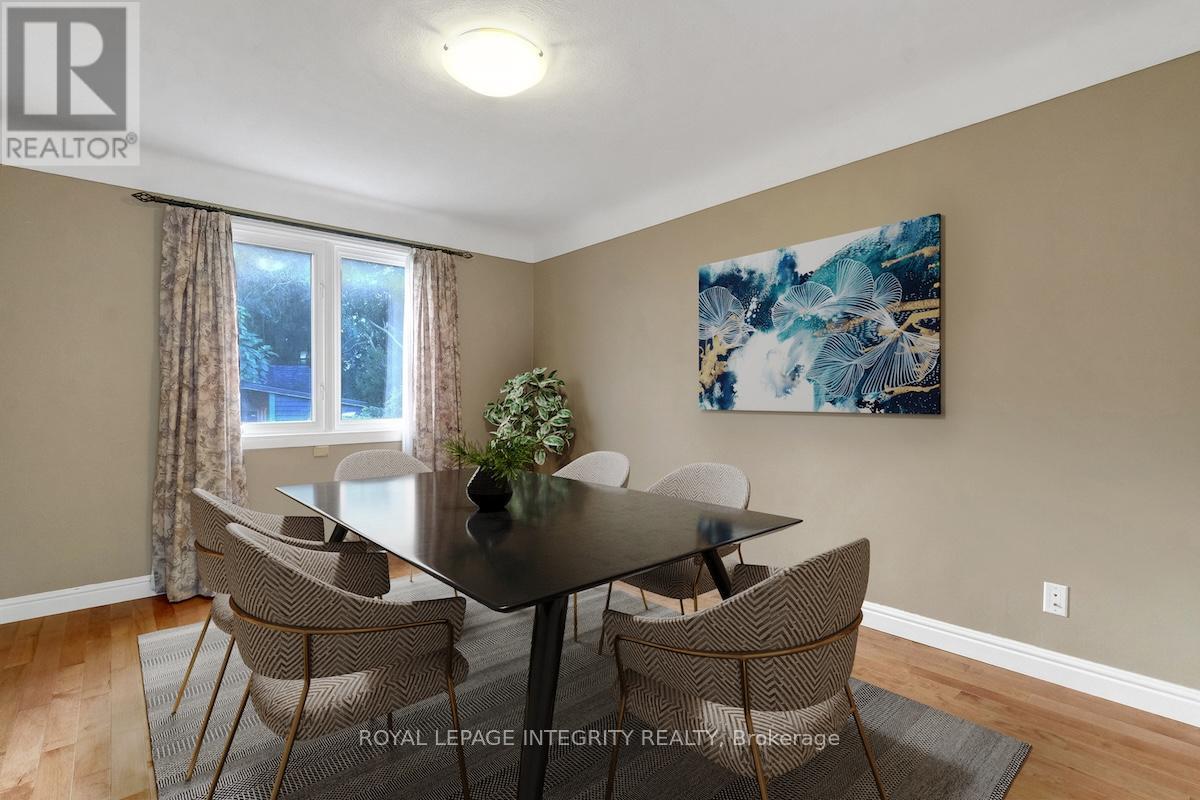 348 Lafontaine Avenue, Ottawa, Ontario  K1L 6X5 - Photo 3 - X12446951