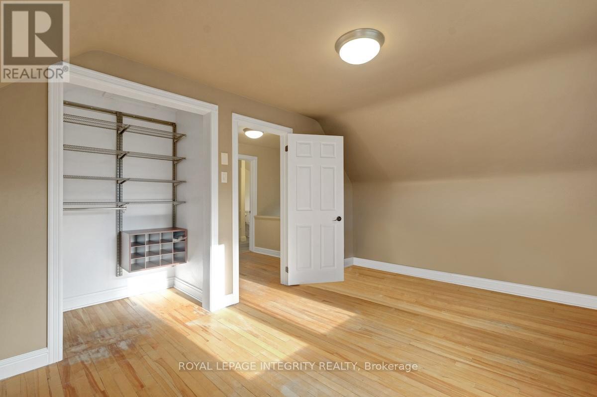 348 Lafontaine Avenue, Ottawa, Ontario  K1L 6X5 - Photo 6 - X12446951
