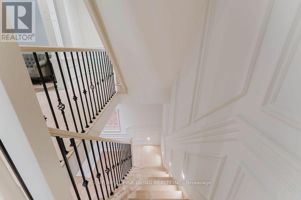 96 Wolf Creek Crescent, Vaughan, Ontario  L6A 4B9 - Photo 30 - N12336292