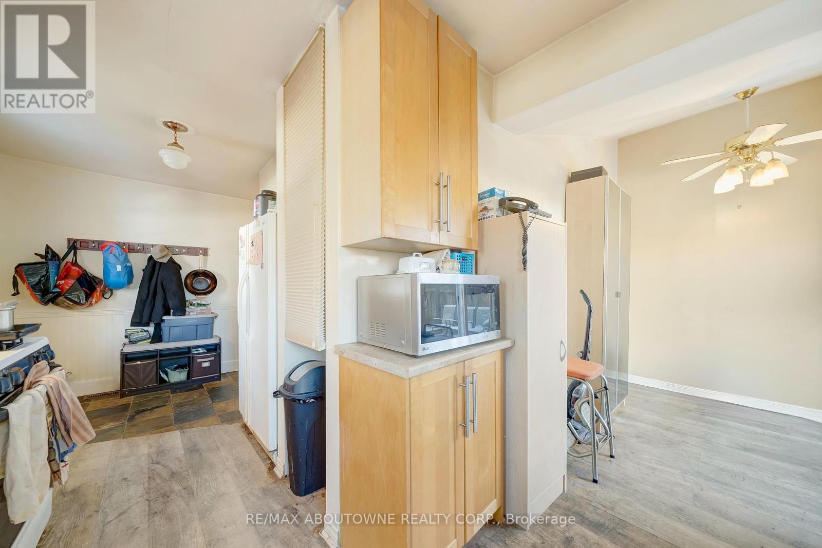 47 Stewart Street, Oakville (Co Central), Ontario  L6K 1X6 - Photo 12 - W12211033