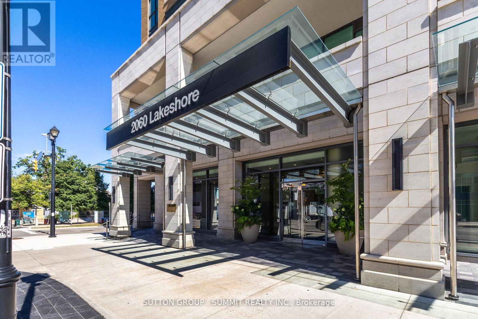 404 - 2060 Lakeshore Road, Burlington, Ontario  L7R 0G2 - Photo 4 - W12446616