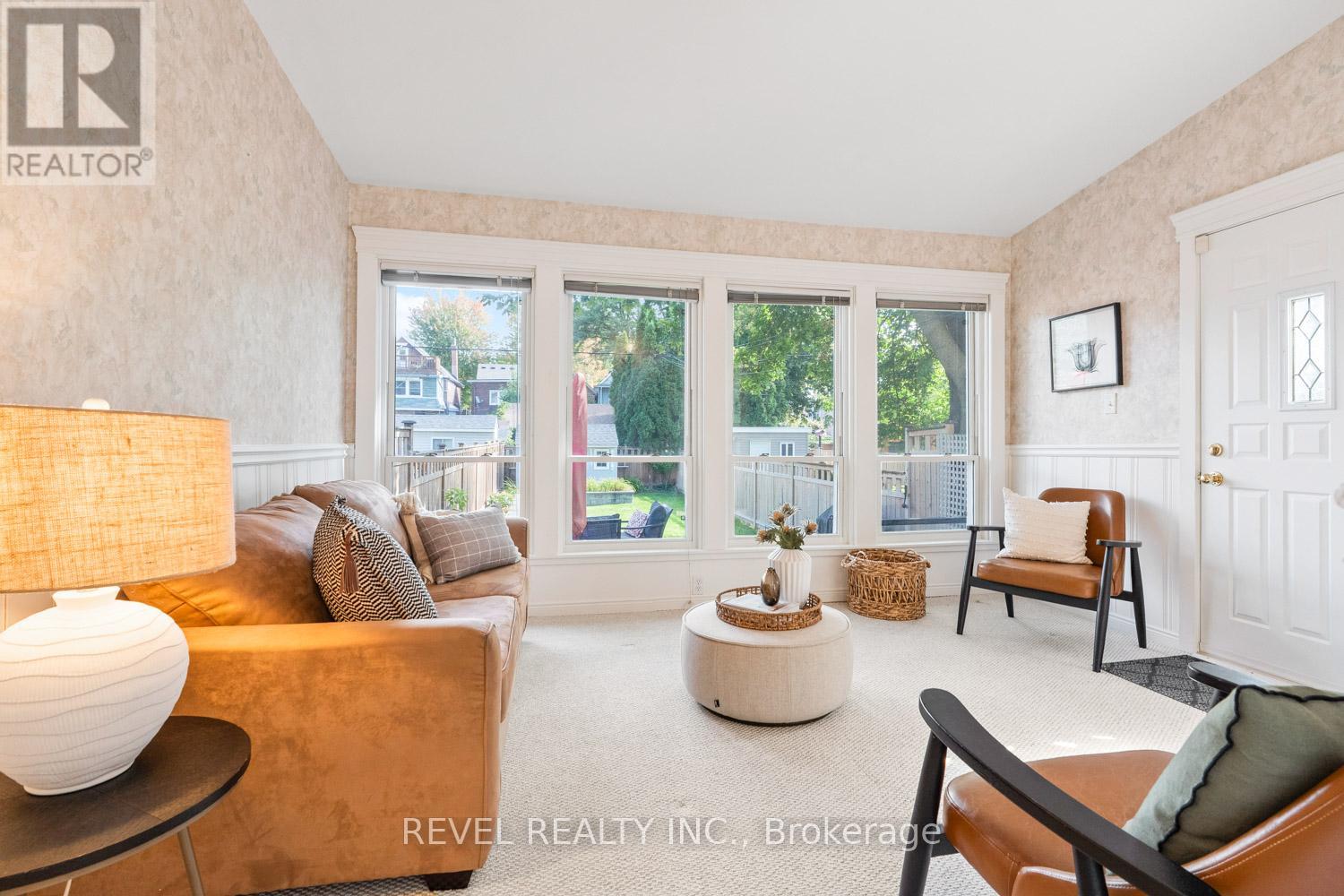 237 Bartlett Avenue, Toronto, Ontario  M6H 3G3 - Photo 10 - W12440597