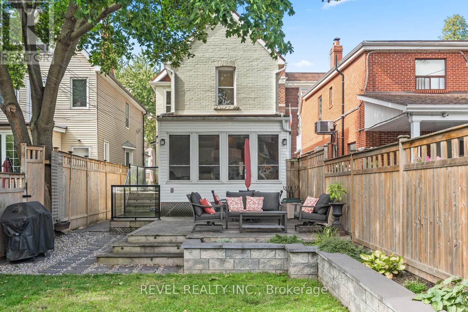 237 Bartlett Avenue, Toronto, Ontario  M6H 3G3 - Photo 23 - W12440597