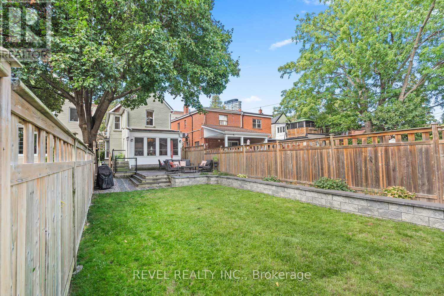 237 Bartlett Avenue, Toronto, Ontario  M6H 3G3 - Photo 21 - W12440597