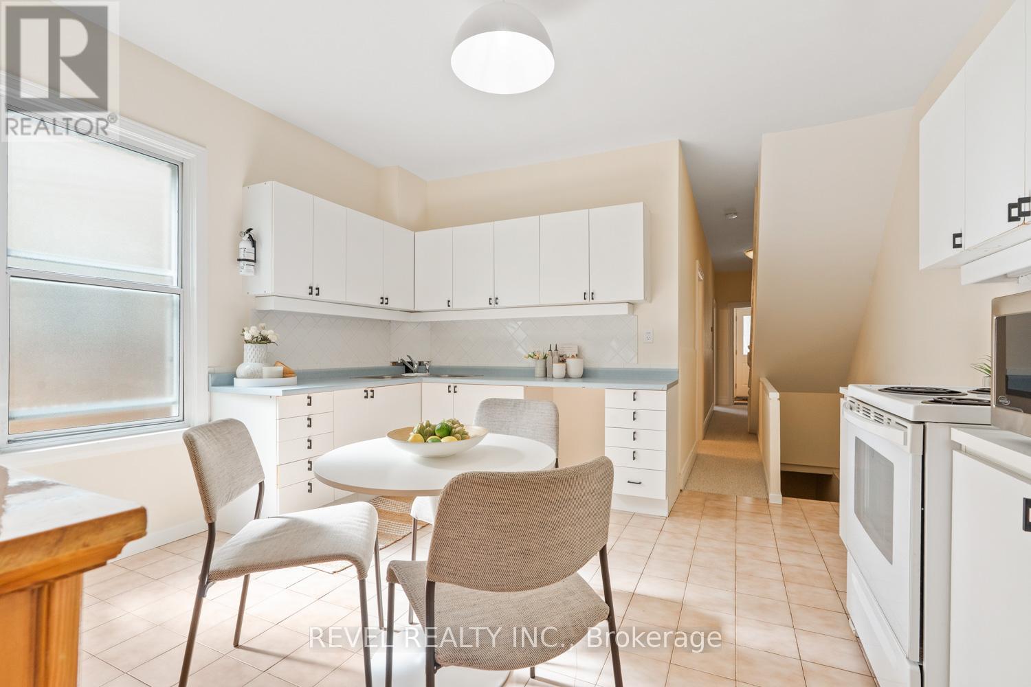 237 Bartlett Avenue, Toronto, Ontario  M6H 3G3 - Photo 8 - W12440597