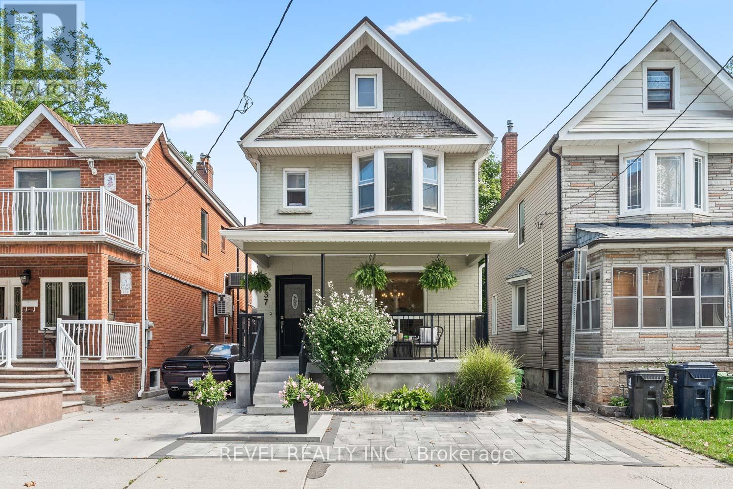 237 BARTLETT AVENUE, Toronto, Ontario