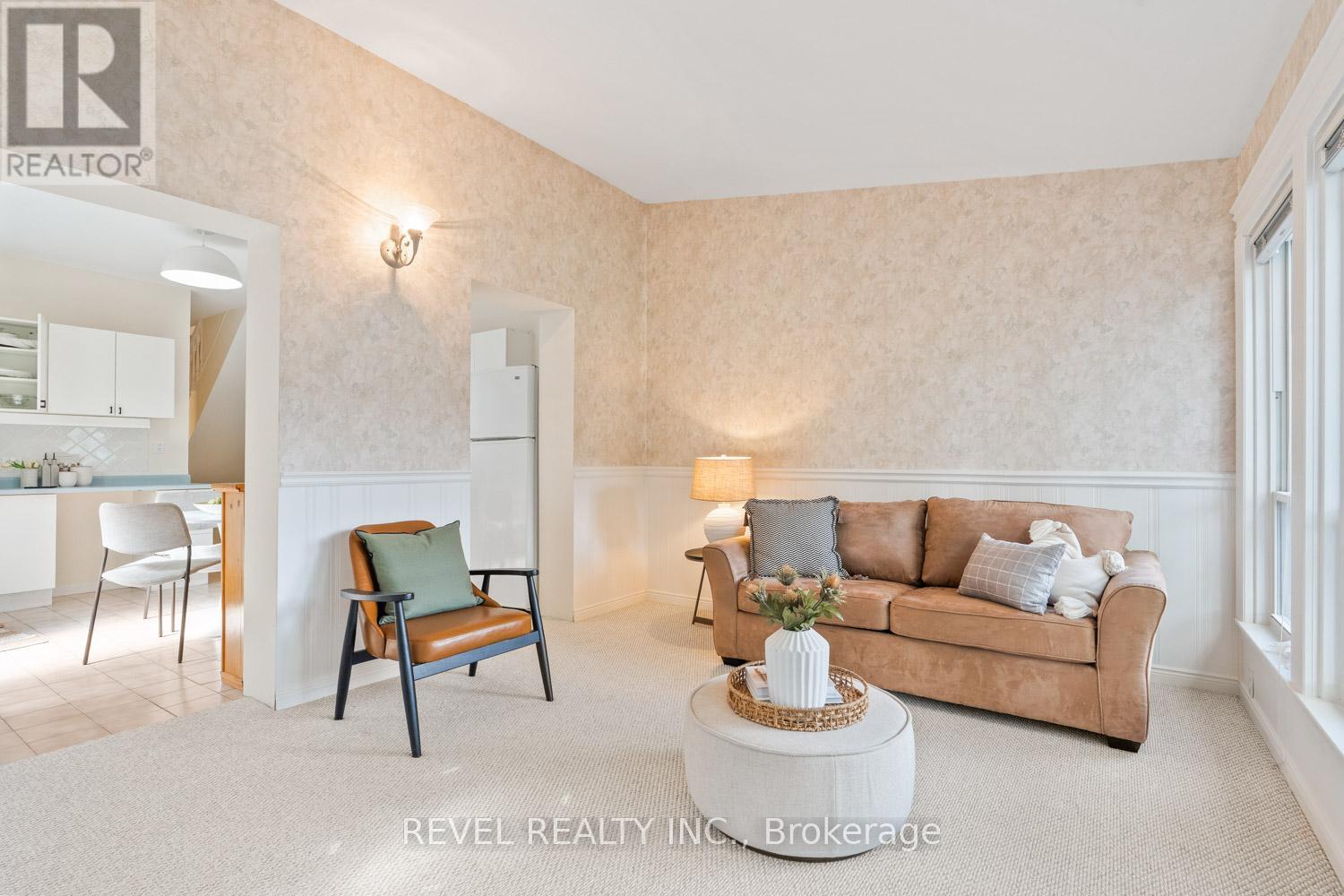 237 Bartlett Avenue, Toronto, Ontario  M6H 3G3 - Photo 11 - W12440597