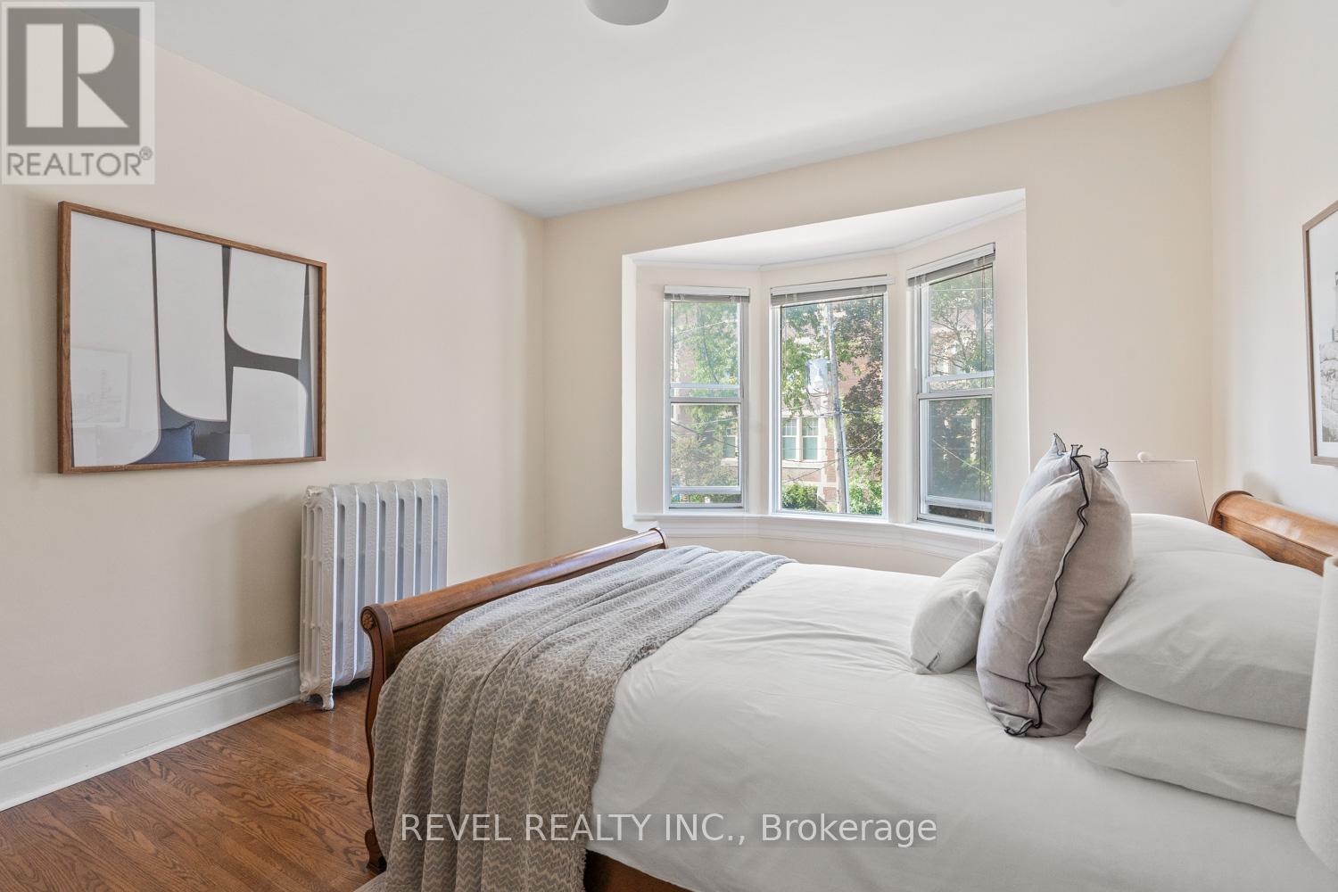237 Bartlett Avenue, Toronto, Ontario  M6H 3G3 - Photo 13 - W12440597