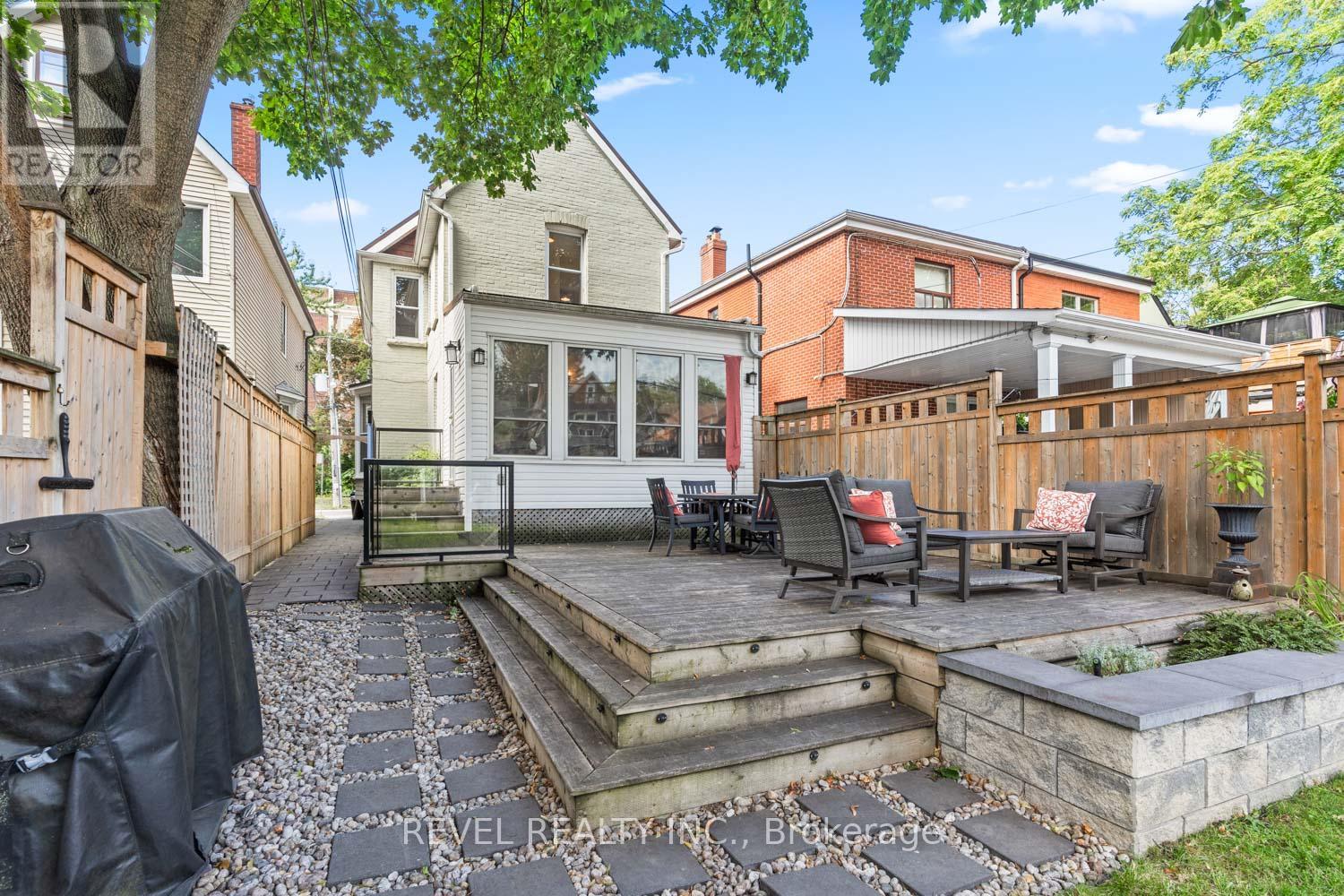 237 Bartlett Avenue, Toronto, Ontario  M6H 3G3 - Photo 24 - W12440597