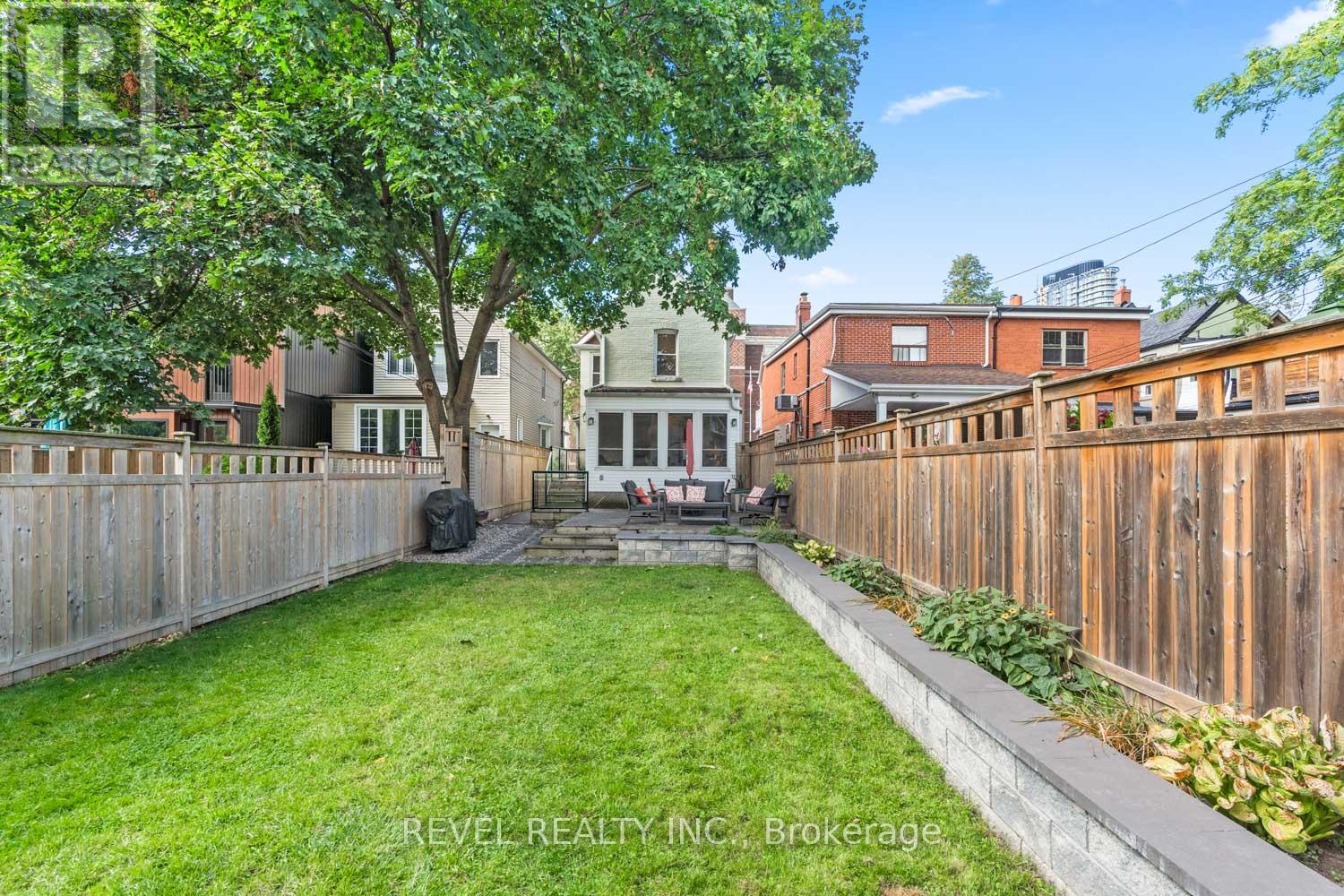 237 Bartlett Avenue, Toronto, Ontario  M6H 3G3 - Photo 22 - W12440597