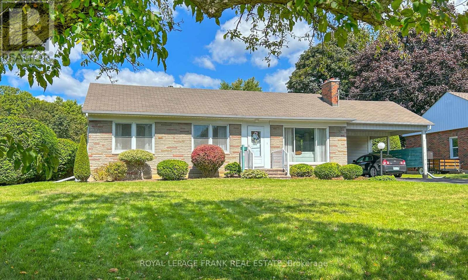 8 Edsall Avenue, Clarington, Ontario  L1C 2A8 - Photo 2 - E12392644