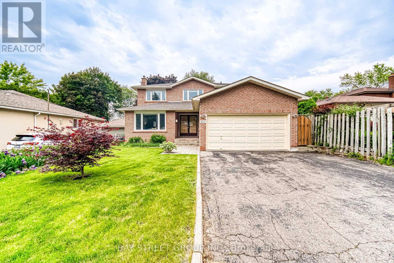 627 CONACHER DRIVE, Toronto, Ontario