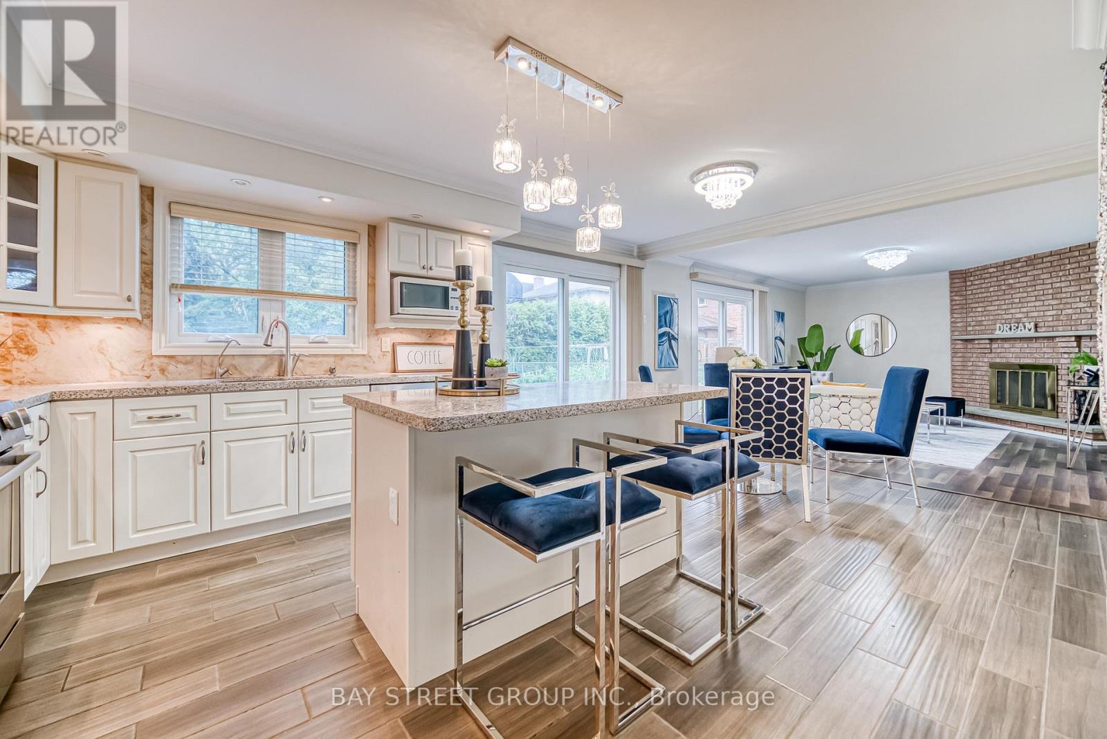 627 Conacher Drive, Toronto, Ontario  M2M 3N2 - Photo 10 - C12446731