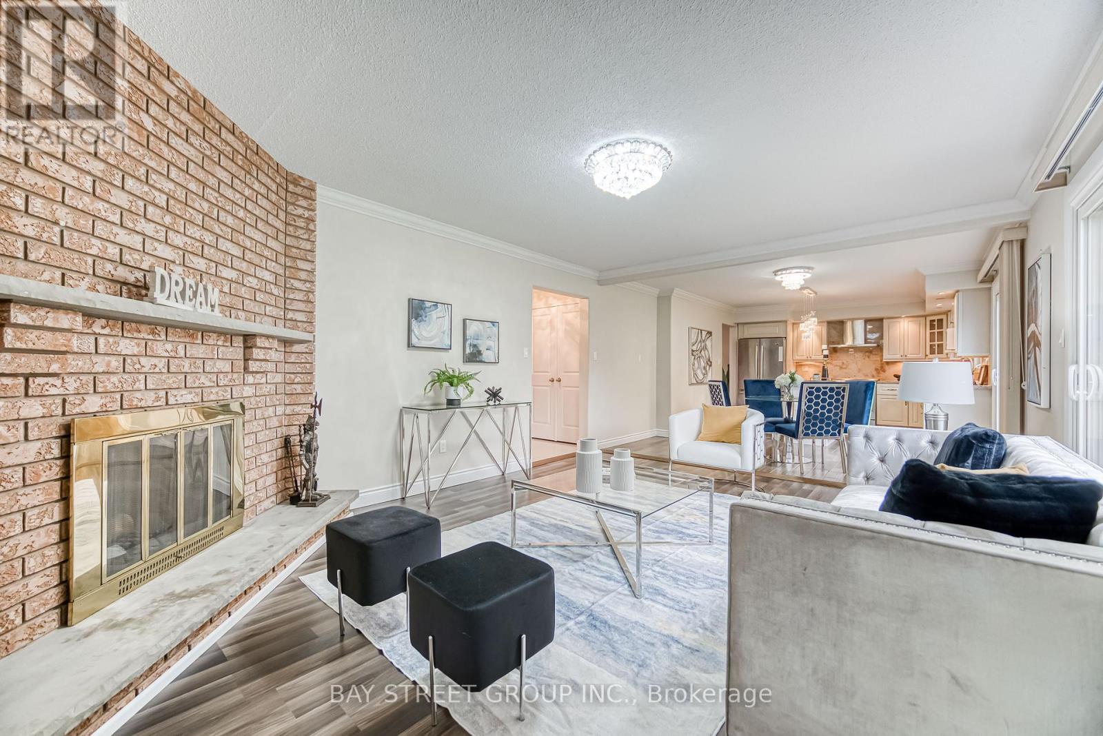 627 Conacher Drive, Toronto, Ontario  M2M 3N2 - Photo 17 - C12446731