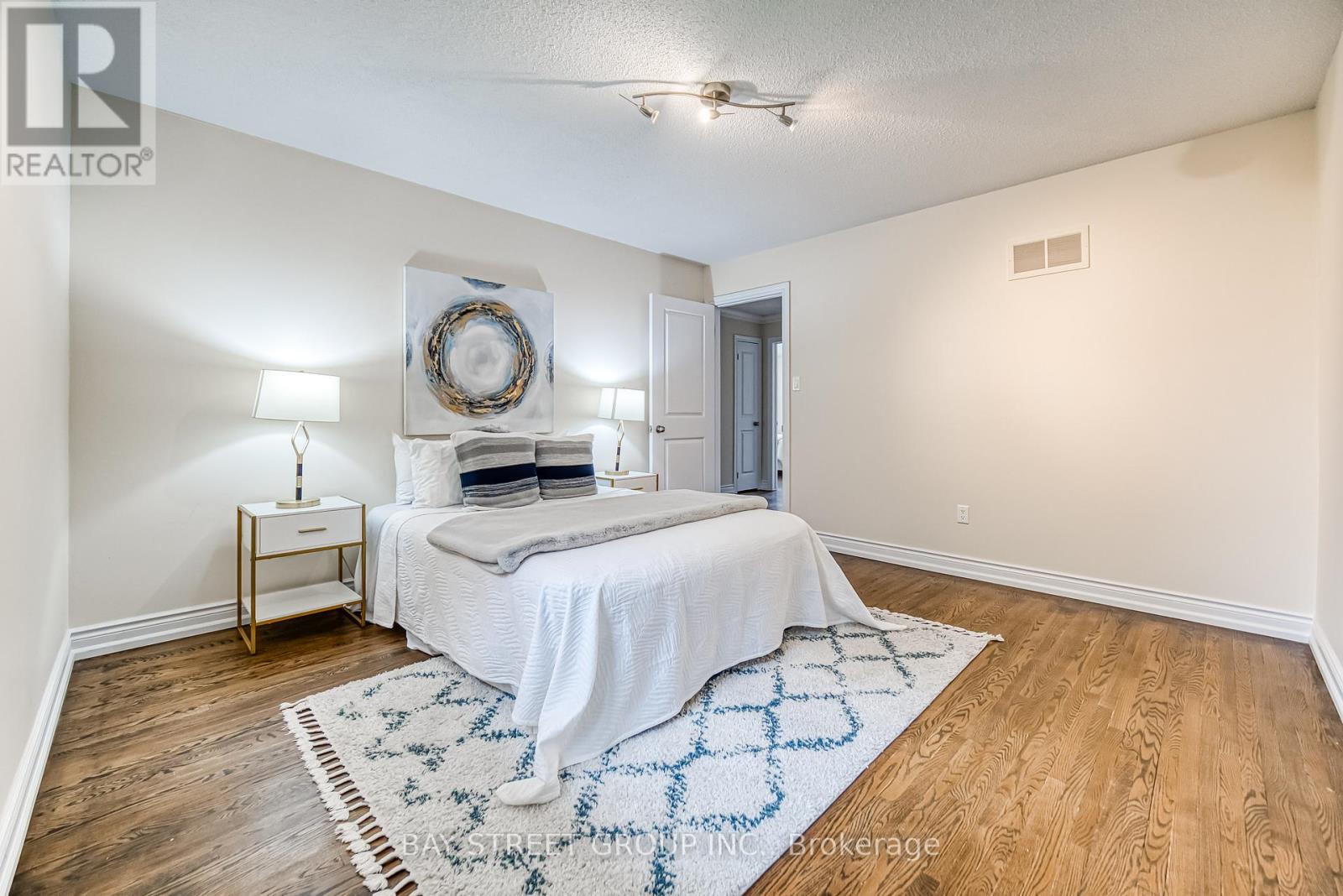 627 Conacher Drive, Toronto, Ontario  M2M 3N2 - Photo 30 - C12446731