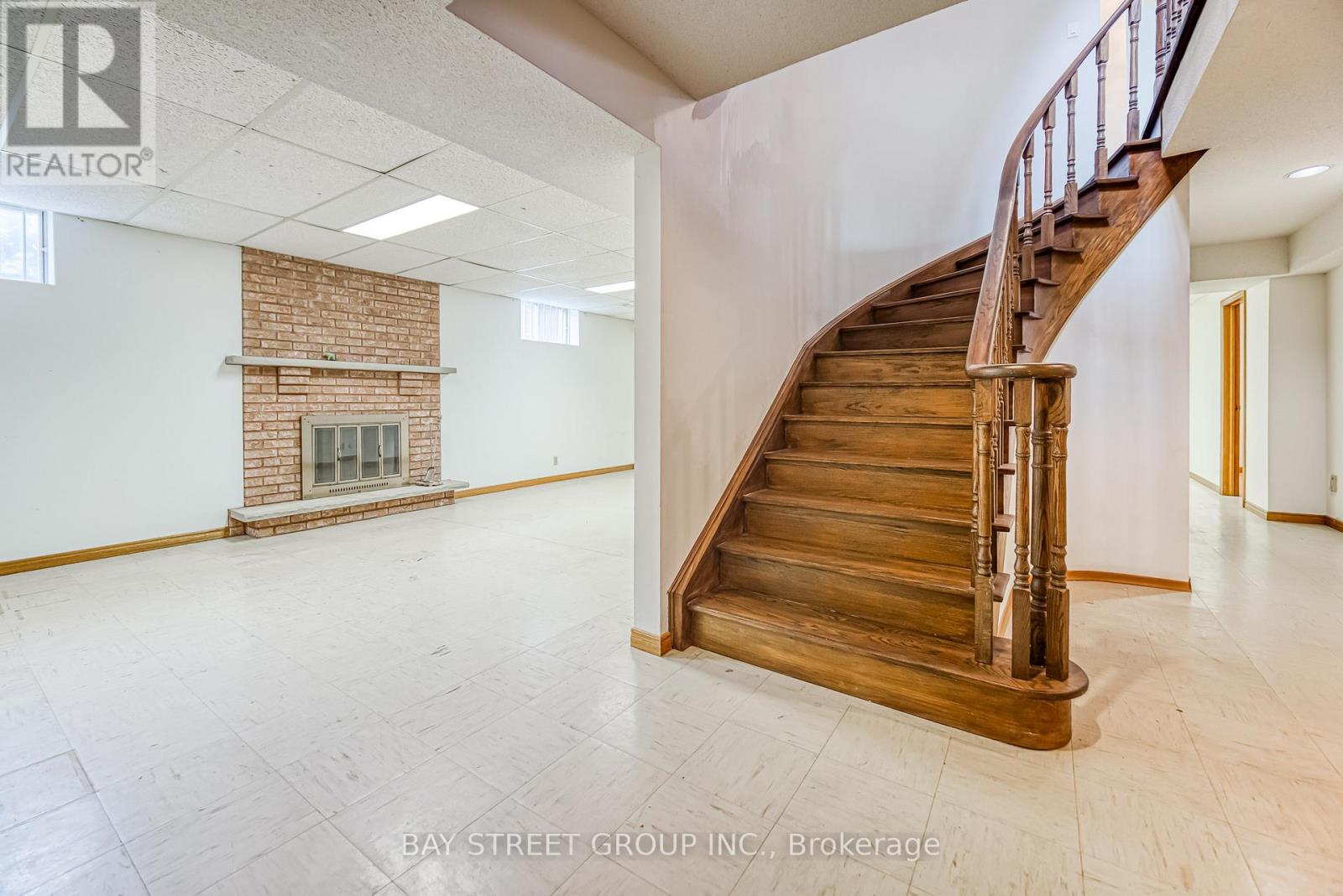 627 Conacher Drive, Toronto, Ontario  M2M 3N2 - Photo 33 - C12446731