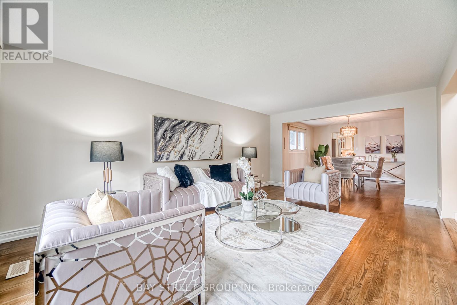 627 Conacher Drive, Toronto, Ontario  M2M 3N2 - Photo 6 - C12446731