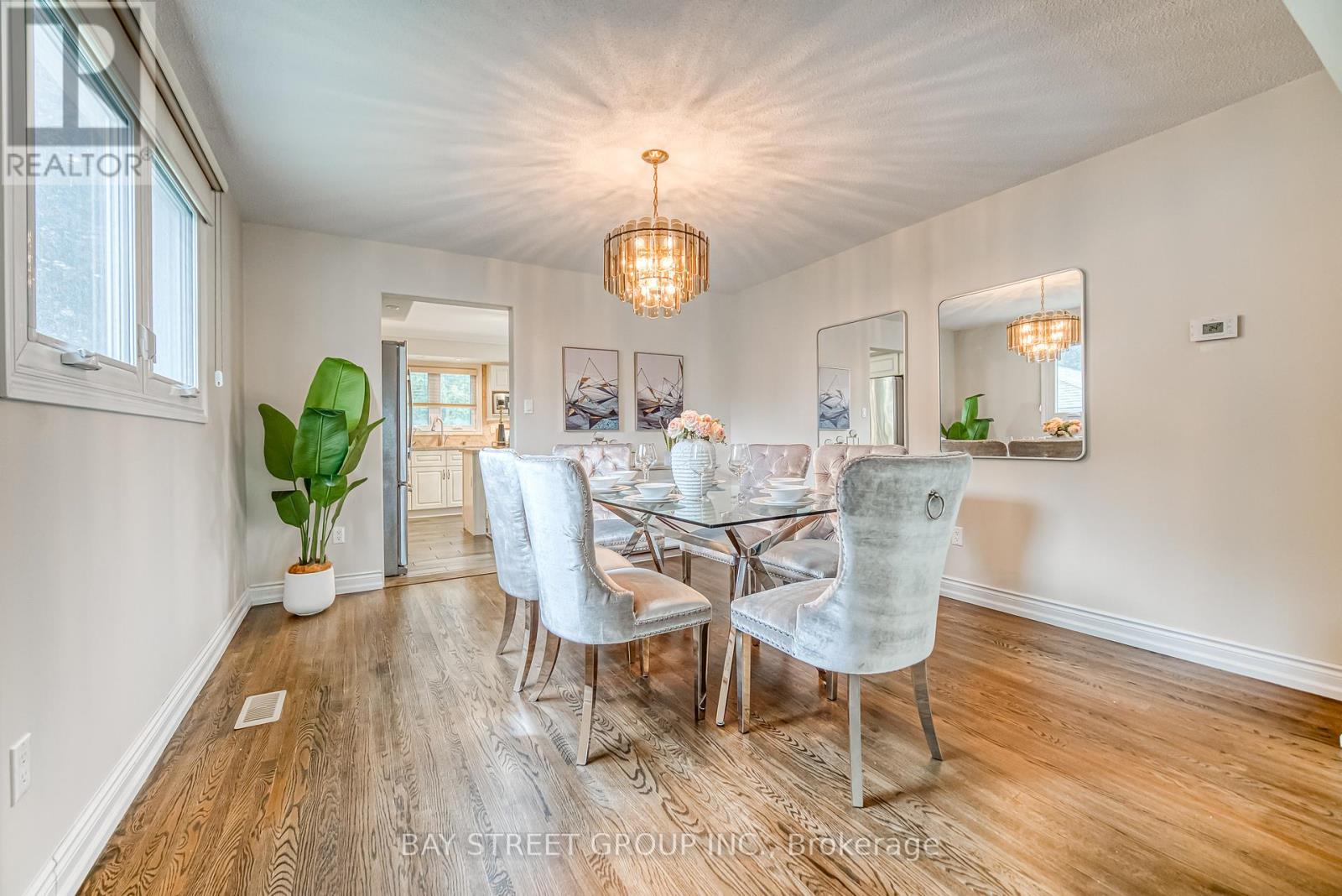 627 Conacher Drive, Toronto, Ontario  M2M 3N2 - Photo 8 - C12446731