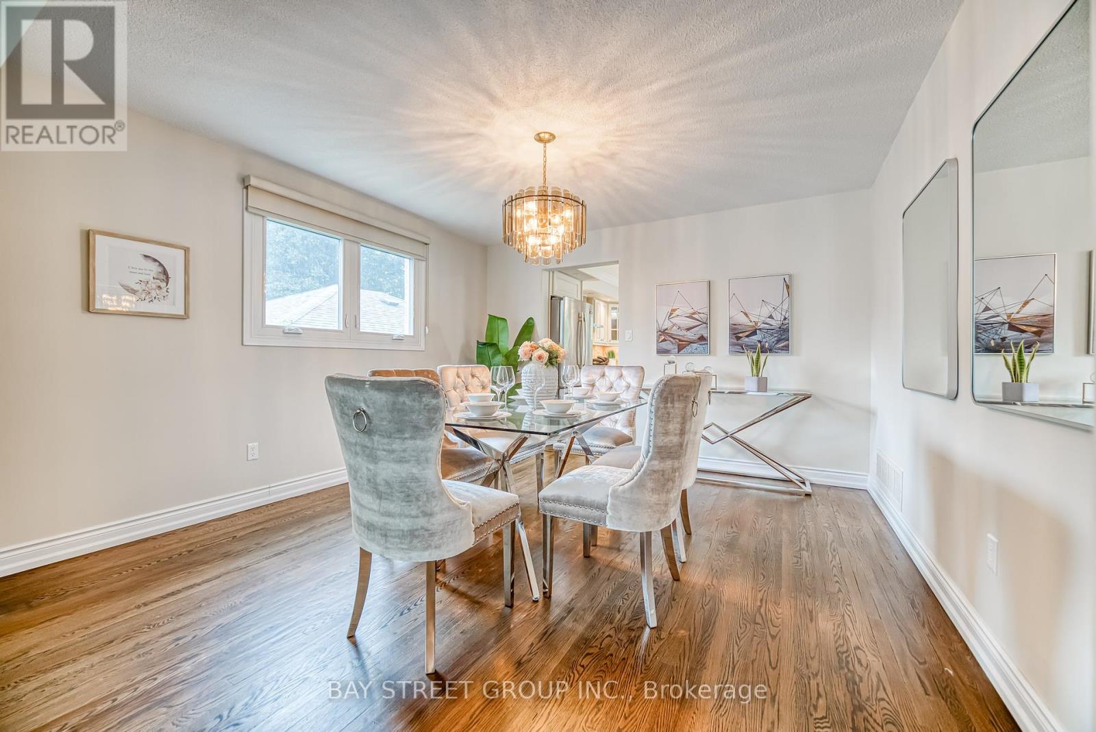 627 Conacher Drive, Toronto, Ontario  M2M 3N2 - Photo 9 - C12446731