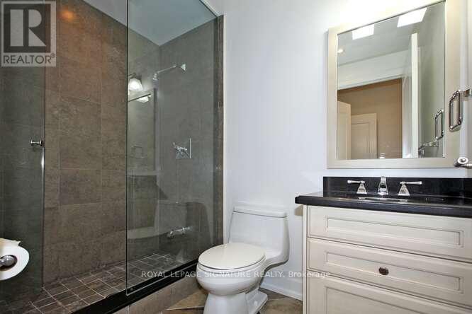 401 - 20 Burkebrook Place, Toronto, Ontario  M4G 0A1 - Photo 12 - C12446736