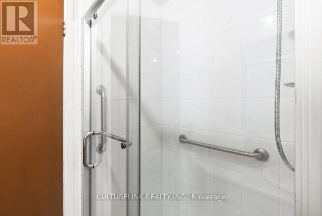 10 Clinton Place, Toronto, Ontario  M6G 1J9 - Photo 29 - C12446746