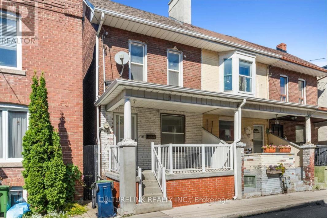 10 Clinton Place, Toronto, Ontario  M6G 1J9 - Photo 3 - C12446746