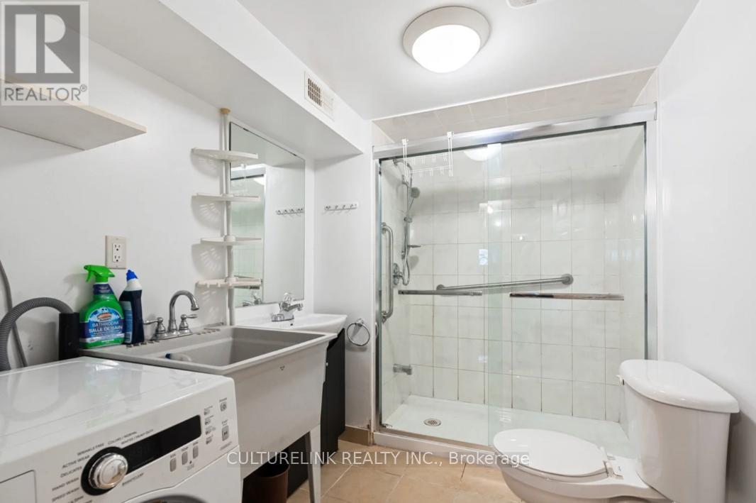 10 Clinton Place, Toronto, Ontario  M6G 1J9 - Photo 35 - C12446746