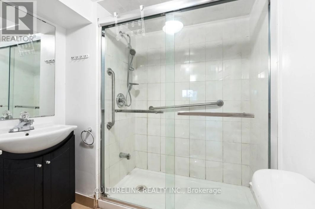 10 Clinton Place, Toronto, Ontario  M6G 1J9 - Photo 36 - C12446746