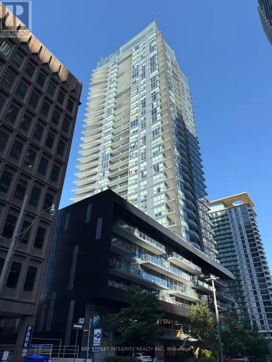 2001 - 30 ROEHAMPTON AVENUE, Toronto, Ontario