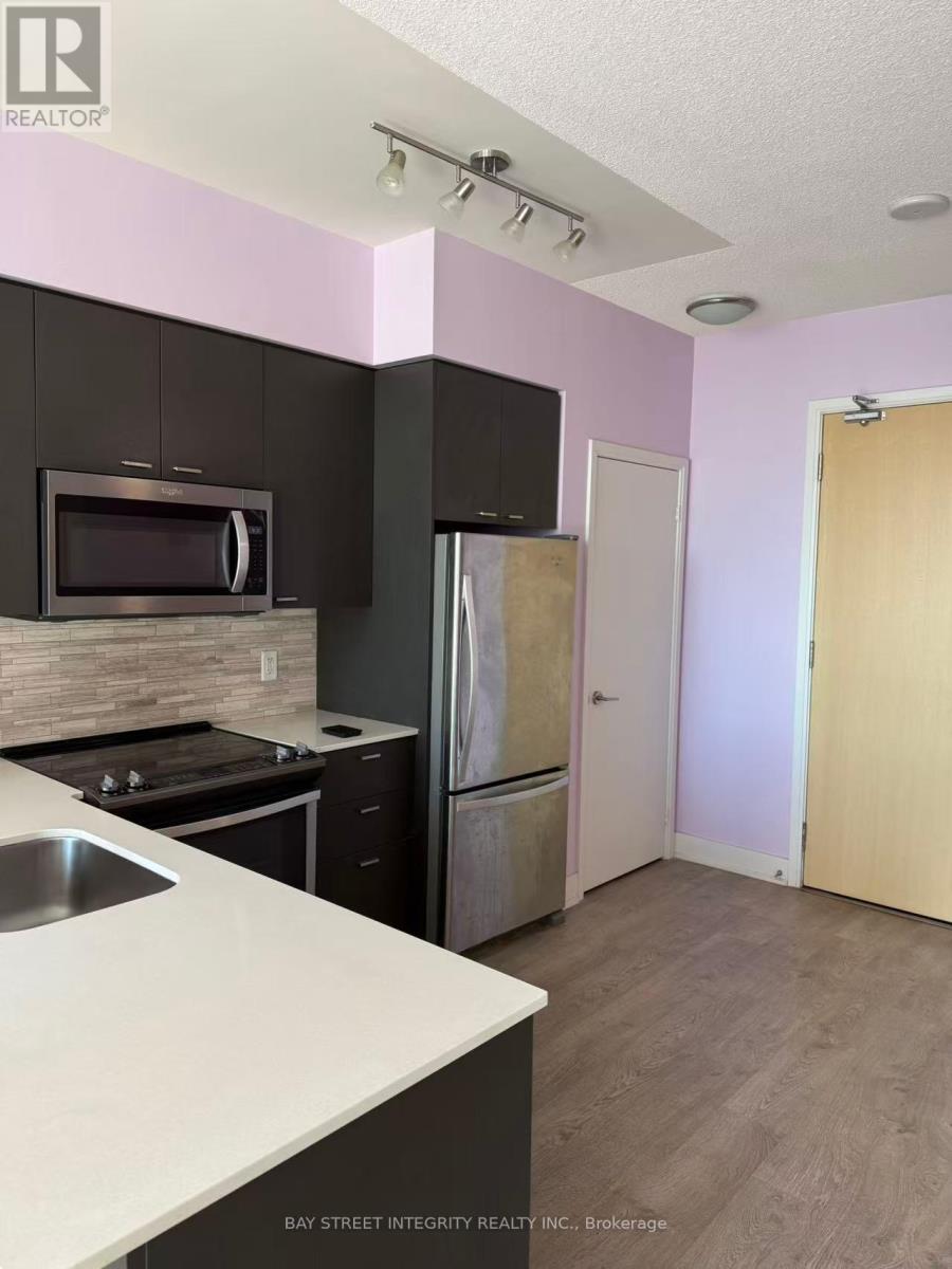 2001 - 30 Roehampton Avenue, Toronto, Ontario  M4P 0B9 - Photo 10 - C12446761