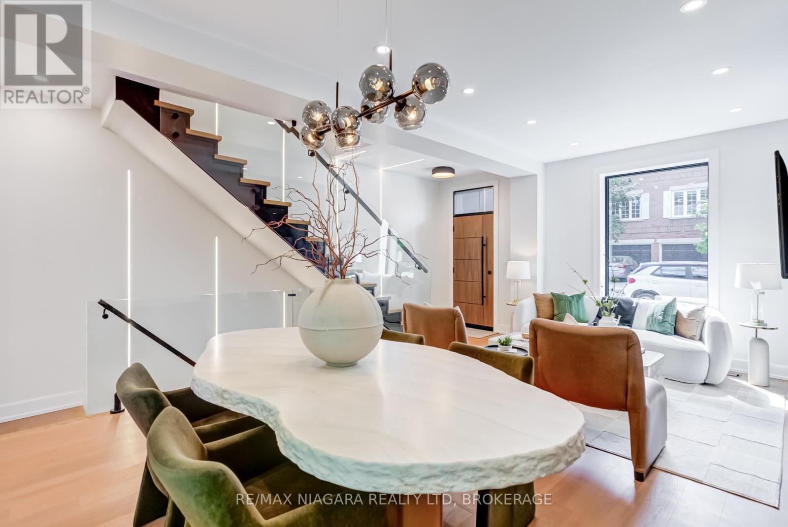 95 Kimberley Avenue, Toronto, Ontario  M4E 2Z4 - Photo 12 - E12446862