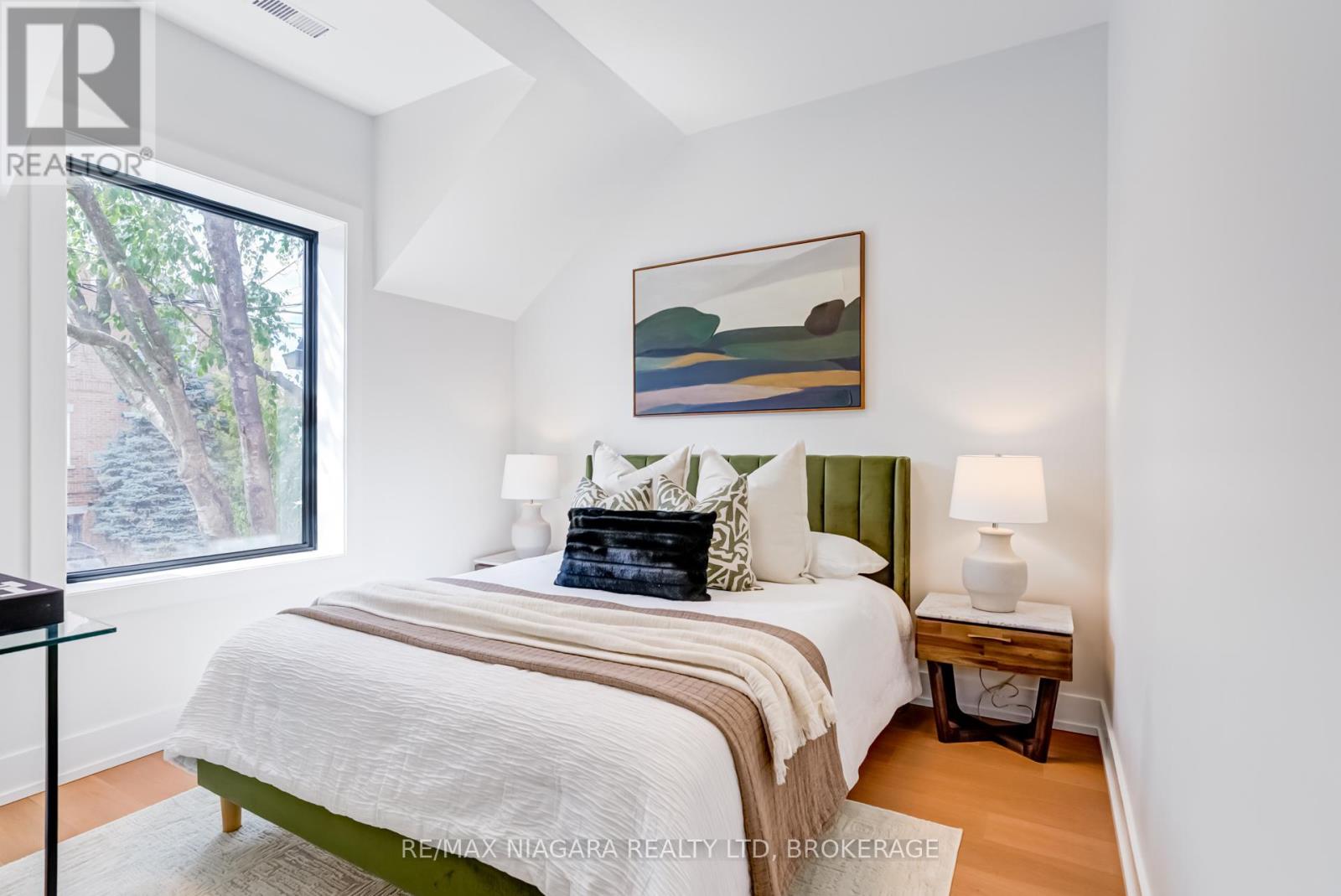 95 Kimberley Avenue, Toronto, Ontario  M4E 2Z4 - Photo 19 - E12446862