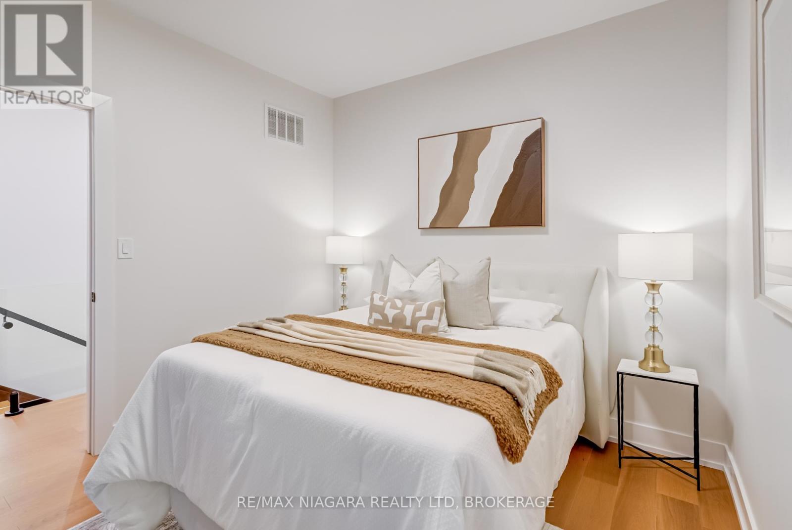 95 Kimberley Avenue, Toronto, Ontario  M4E 2Z4 - Photo 24 - E12446862