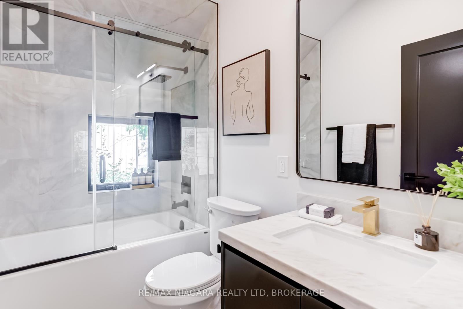 95 Kimberley Avenue, Toronto, Ontario  M4E 2Z4 - Photo 25 - E12446862