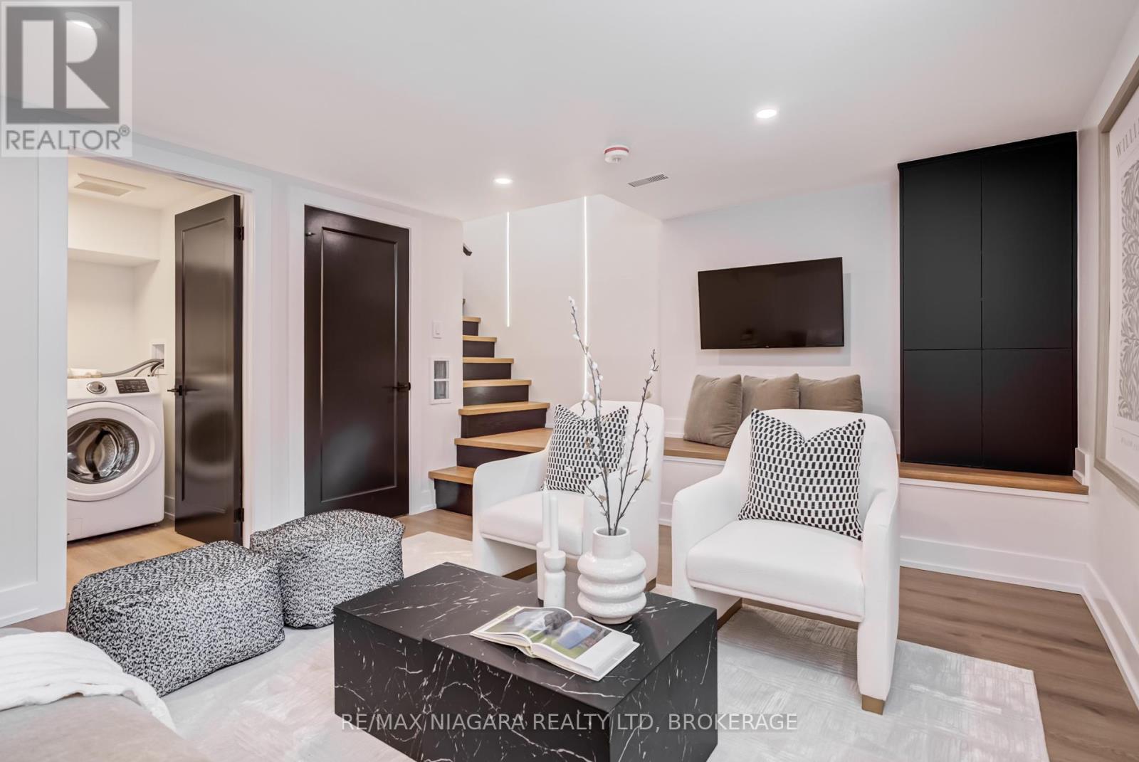 95 Kimberley Avenue, Toronto, Ontario  M4E 2Z4 - Photo 32 - E12446862