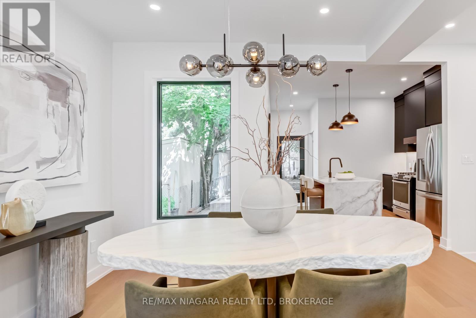 95 Kimberley Avenue, Toronto, Ontario  M4E 2Z4 - Photo 9 - E12446862