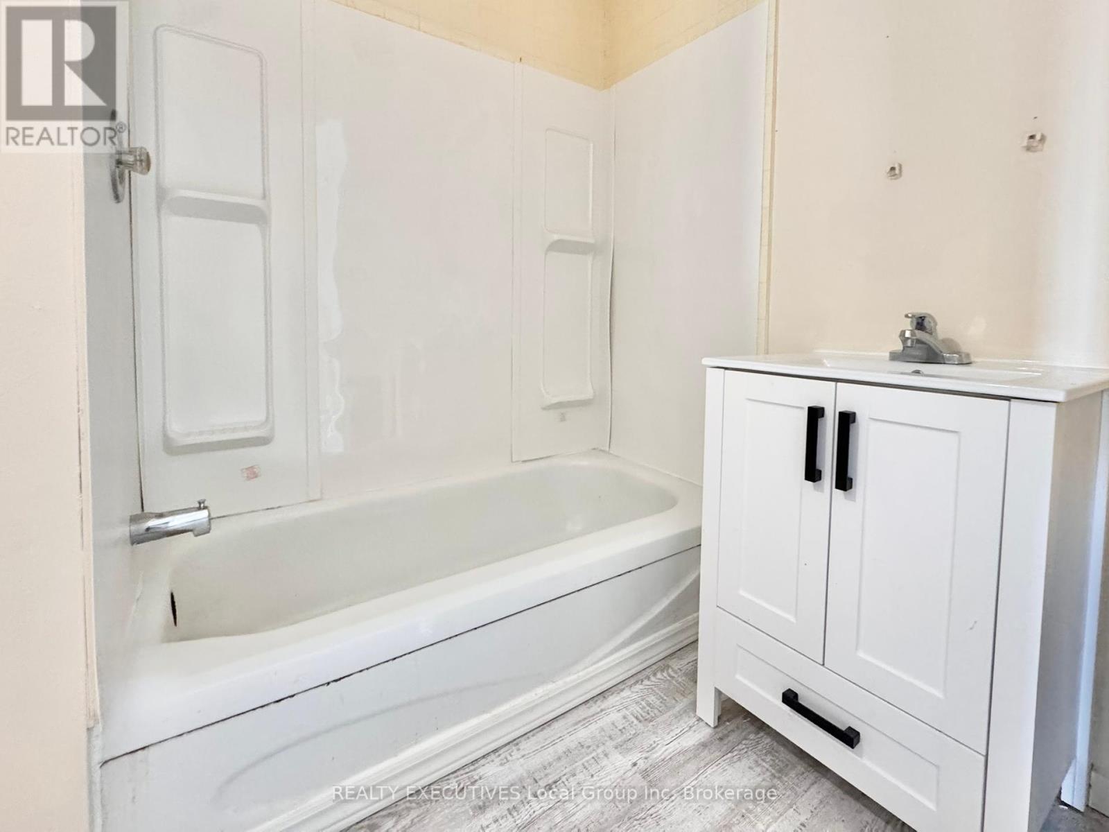 250 Champlain Street, Mattawa, Ontario  P0H 1V0 - Photo 13 - X12446840