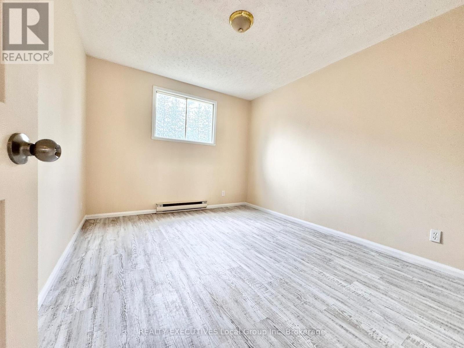 250 Champlain Street, Mattawa, Ontario  P0H 1V0 - Photo 23 - X12446840