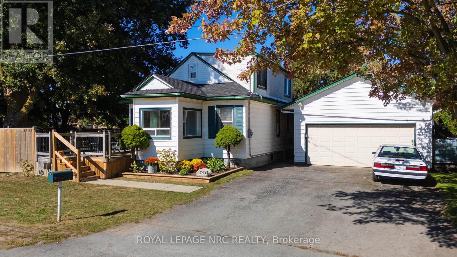 2459 Thompson Road, Niagara Falls, Ontario  L2E 6S4 - Photo 2 - X12446795