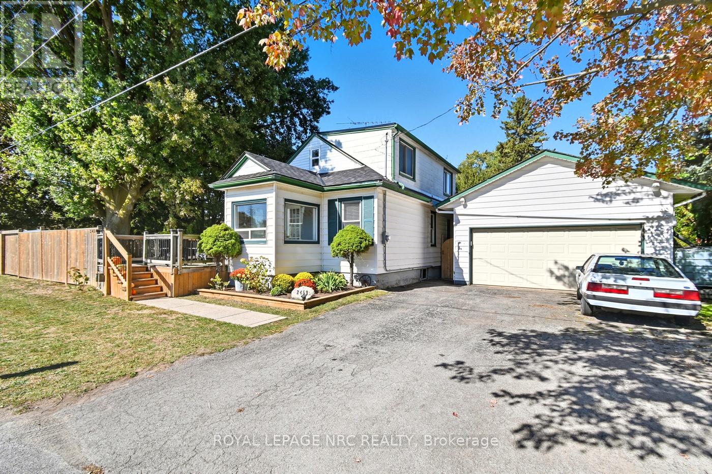 2459 Thompson Road, Niagara Falls, Ontario  L2E 6S4 - Photo 4 - X12446795