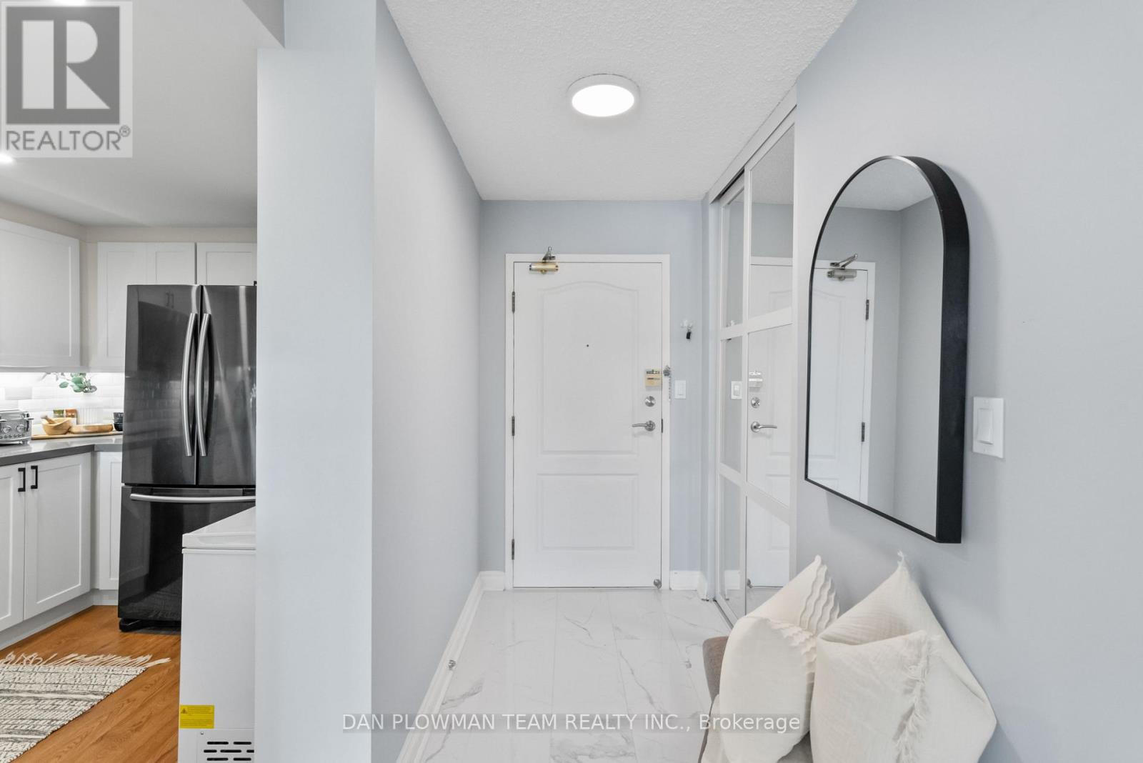 609 - 712 Rossland Road E, Whitby (Pringle Creek), Ontario  L1N 9E8 - Photo 2 - E12446740