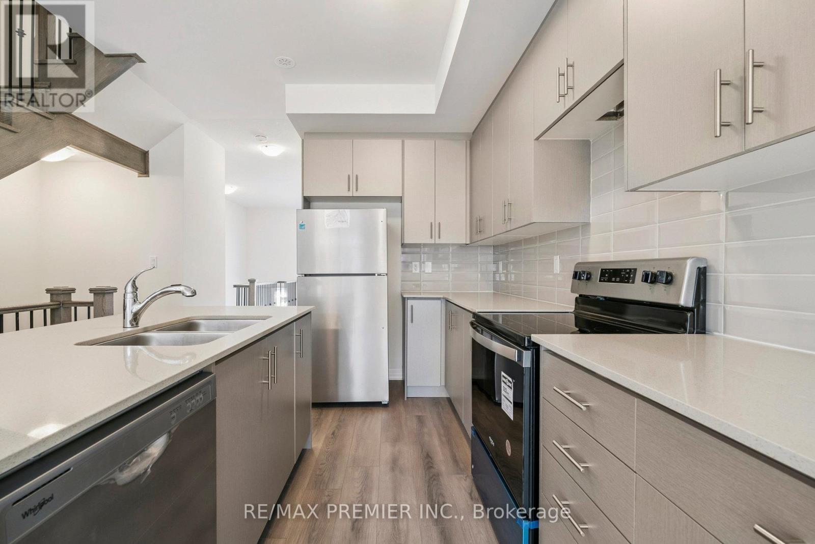 38 Cherry Hill Lane, Barrie, Ontario  L4N 6K7 - Photo 14 - S12392639