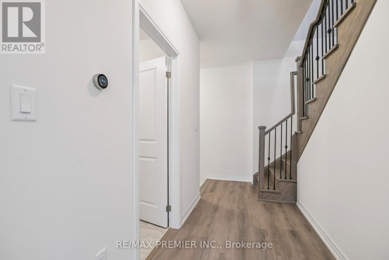 38 Cherry Hill Lane, Barrie, Ontario  L4N 6K7 - Photo 7 - S12392639