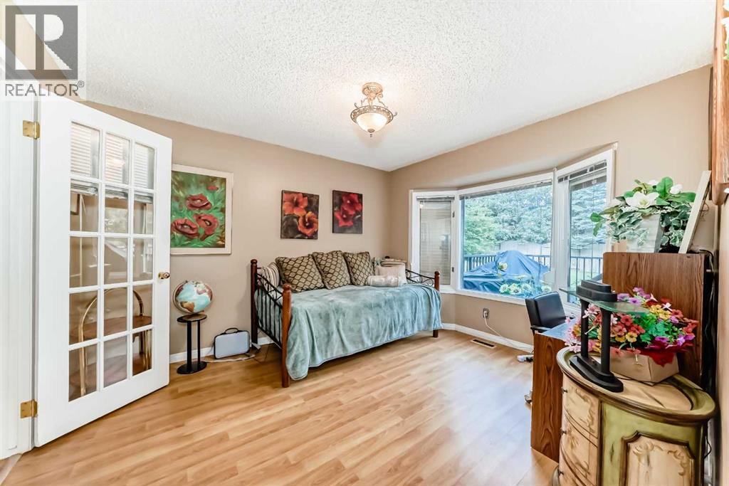 983 Woodbine Boulevard Sw, Calgary, Alberta  T2W 4A7 - Photo 17 - A2255928