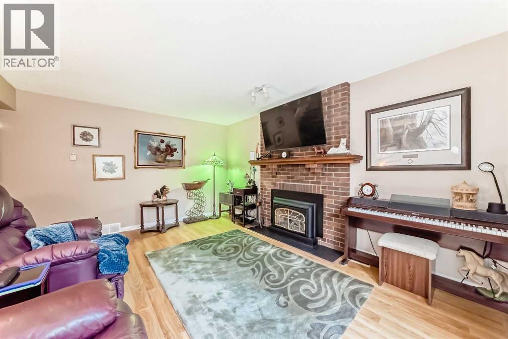 983 Woodbine Boulevard Sw, Calgary, Alberta  T2W 4A7 - Photo 13 - A2255928